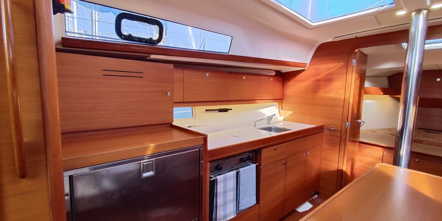 Dufour Grand Large 382