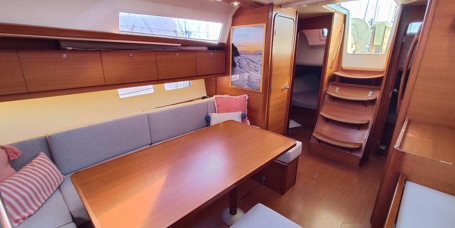 Dufour Grand Large 382