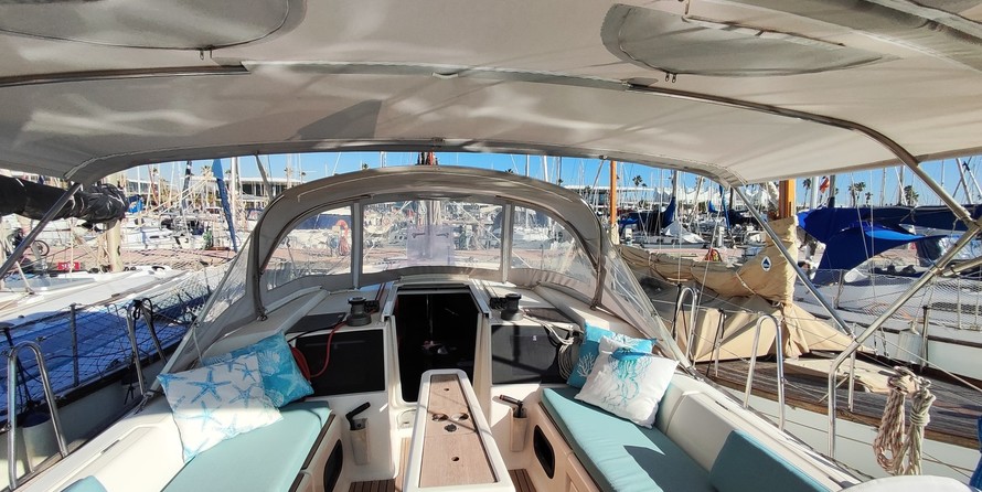 Dufour Grand Large 382