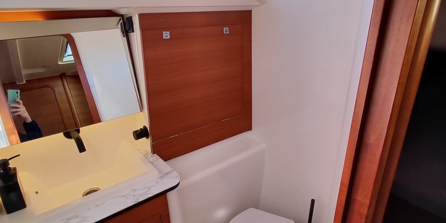 Dufour Grand Large 382