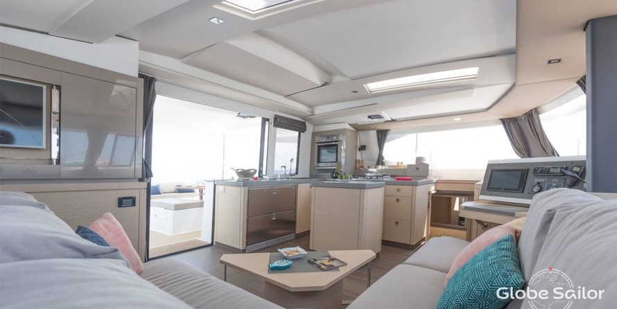 Fountaine Pajot Saona 47
