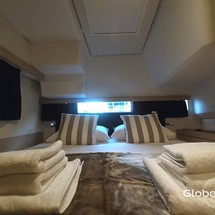 Fountaine Pajot Lucia 40