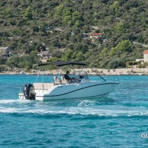 Quicksilver Activ 675 Open