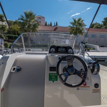 Quicksilver Activ 675 Open