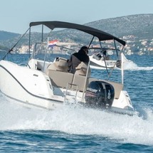 Quicksilver Activ 675 Open
