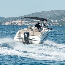 Quicksilver Activ 675 Open