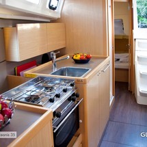 Beneteau Oceanis 35