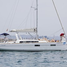 Beneteau Oceanis 38