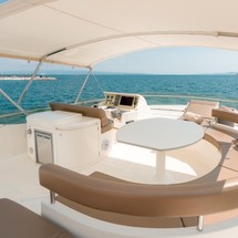 Ferretti 730