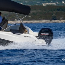 Quicksilver Activ 675 Sundeck