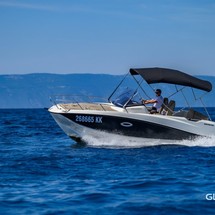 Quicksilver Activ 675 Sundeck