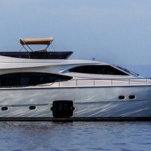 Ferretti 780