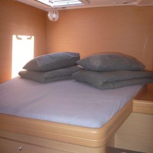 Lagoon 421