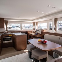 Lagoon 450 SporTop