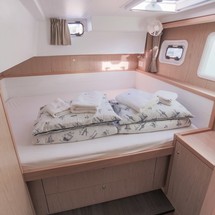 Lagoon 39
