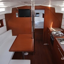 Beneteau Oceanis 38.1