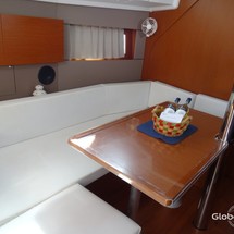 Beneteau Oceanis 38