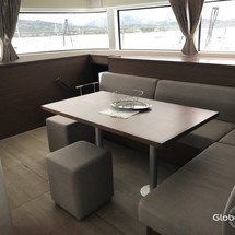 Lagoon 52