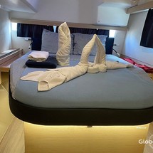 Fountaine Pajot Lucia 40