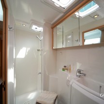 Lagoon 421