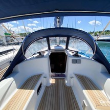 Dufour 325