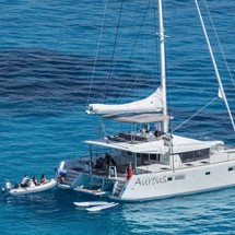 Lagoon 52