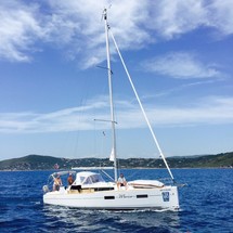 Beneteau Oceanis 38