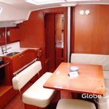 Beneteau Oceanis 43