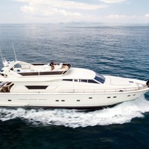 Ferretti 225