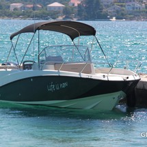 Quicksilver Activ 675 Sundeck