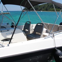 Quicksilver Activ 675 Sundeck