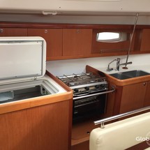 Beneteau Oceanis 43