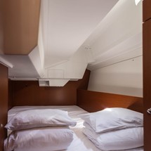 Beneteau Oceanis 38.1