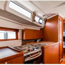 Beneteau Oceanis 38.1