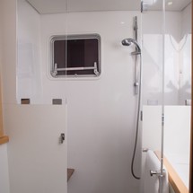 Lagoon 560