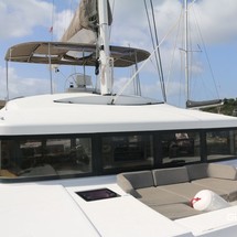 Lagoon 52
