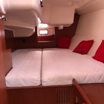 Beneteau Oceanis 37