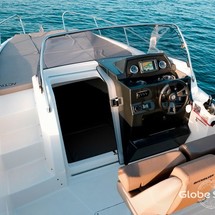 Quicksilver Activ 675 Sundeck