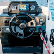 Quicksilver Activ 675 Sundeck