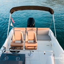 Quicksilver Activ 675 Sundeck