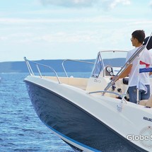 Quicksilver Activ 675 Open