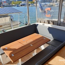Lagoon 421
