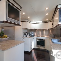 Benetti 122