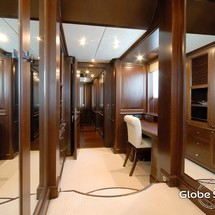 Benetti 122