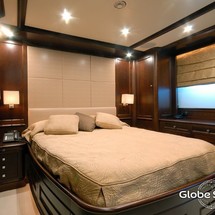 Benetti 122
