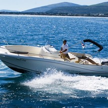Jeanneau Cap Camarat 7.5 CC