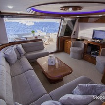 Ferretti 68