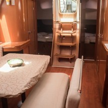 Beneteau Oceanis 43