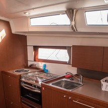 Beneteau Oceanis 38.1