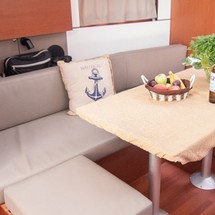 Beneteau Oceanis 38.1